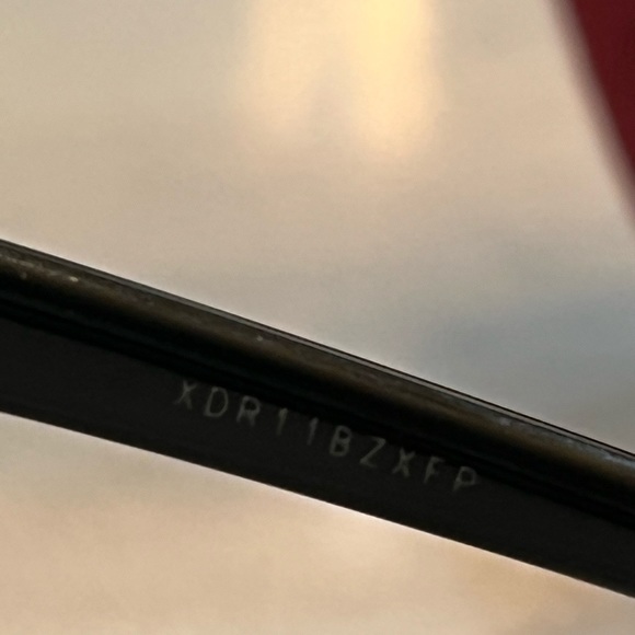 Like new Gucci oversized black sunglasses. PLUS FREE SHIPPING - Picture 13 of 14